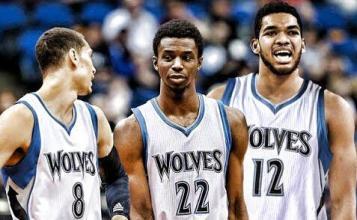 格林单节三分5投4中，雄鹿狂轰9记三分，客场4分领先（格林单节外线火热5中4，雄鹿飙进9记三分，客场领先4分）