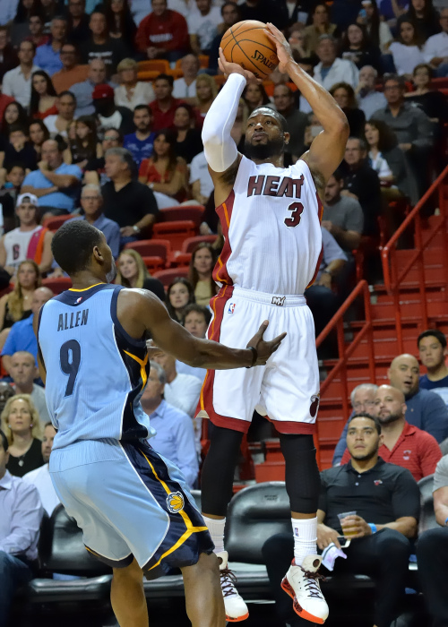 巴萨重返诺坎普进行公开训练，卡萨多：我梦想着在这里踢球（巴萨回归诺坎普开放训练，卡萨多：在这里踢球是我的梦想）